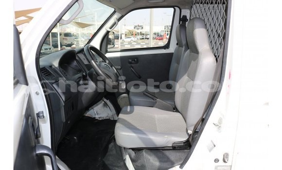 Acheter Import Voiture Daihatsu Sirion Blanc à Import - Dubai, Artibonite