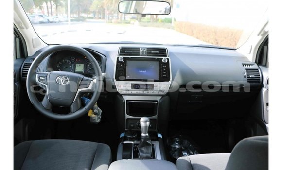 Acheter Import Voiture Toyota Prado Blanc à Import - Dubai, Artibonite Acheter Import Voiture Toyota Prado Blanc à Import - Dubai, Artibonite