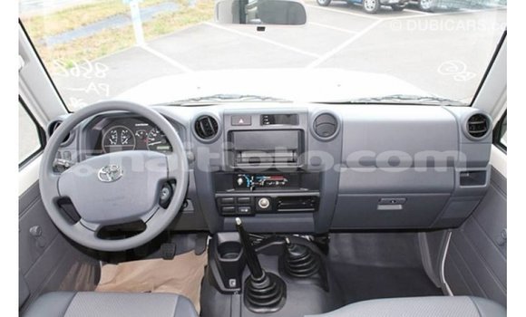 Acheter Import Voiture Toyota Land Cruiser Blanc à Import - Dubai, Artibonite Acheter Import Voiture Toyota Land Cruiser Blanc à Import - Dubai, Artibonite