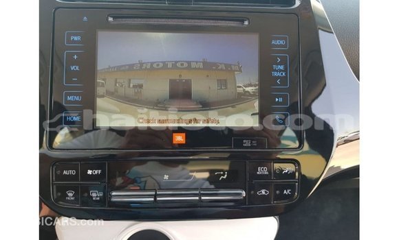 Acheter Import Voiture Toyota Prius Blanc à Import - Dubai, Artibonite Acheter Import Voiture Toyota Prius Blanc à Import - Dubai, Artibonite