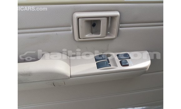 Acheter Import Voiture Toyota Land Cruiser Beige à Import - Dubai, Artibonite Acheter Import Voiture Toyota Land Cruiser Beige à Import - Dubai, Artibonite