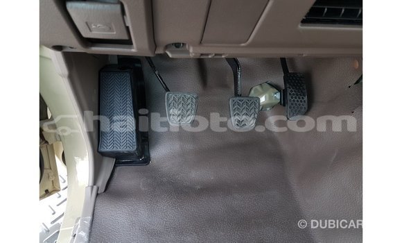 Acheter Import Voiture Toyota Land Cruiser Beige à Import - Dubai, Artibonite Acheter Import Voiture Toyota Land Cruiser Beige à Import - Dubai, Artibonite