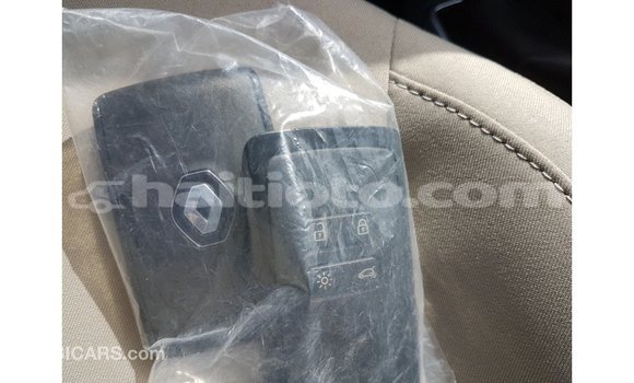 Acheter Import Voiture Renault Duster Vert à Import - Dubai, Artibonite Acheter Import Voiture Renault Duster Vert à Import - Dubai, Artibonite