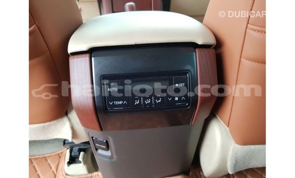 Acheter Import Voiture Toyota Prado Blanc à Import - Dubai, Artibonite Acheter Import Voiture Toyota Prado Blanc à Import - Dubai, Artibonite