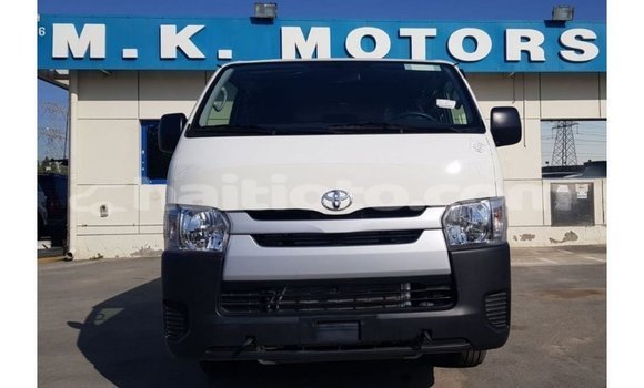 Acheter Import Voiture Toyota Hiace Blanc à Import - Dubai, Artibonite Acheter Import Voiture Toyota Hiace Blanc à Import - Dubai, Artibonite