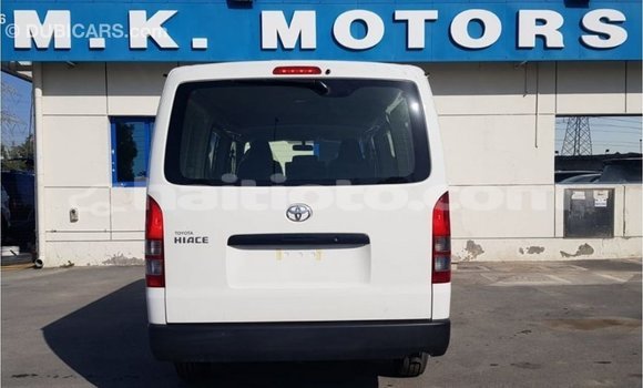 Acheter Import Voiture Toyota Hiace Blanc à Import - Dubai, Artibonite Acheter Import Voiture Toyota Hiace Blanc à Import - Dubai, Artibonite