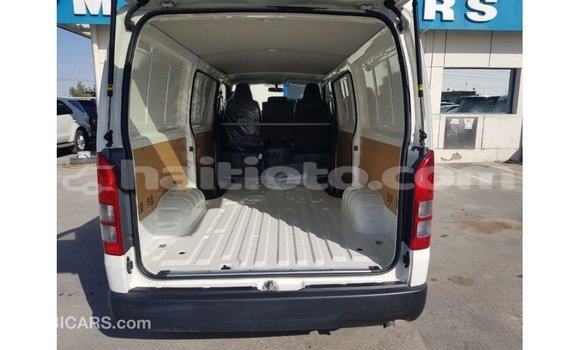 Acheter Import Voiture Toyota Hiace Blanc à Import - Dubai, Artibonite Acheter Import Voiture Toyota Hiace Blanc à Import - Dubai, Artibonite