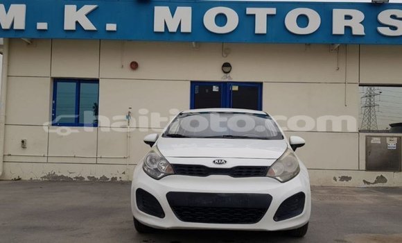 Acheter Import Voiture Kia Rio Blanc à Import - Dubai, Artibonite Acheter Import Voiture Kia Rio Blanc à Import - Dubai, Artibonite
