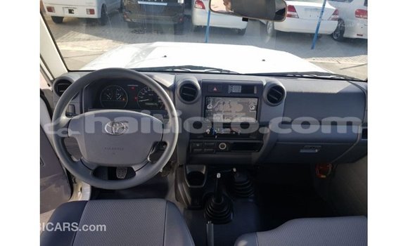 Acheter Import Voiture Toyota Land Cruiser Blanc à Import - Dubai, Artibonite Acheter Import Voiture Toyota Land Cruiser Blanc à Import - Dubai, Artibonite