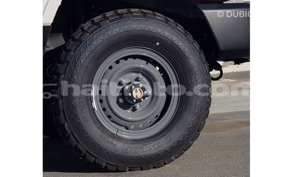 Acheter Import Voiture Toyota Land Cruiser Blanc à Import - Dubai, Artibonite Acheter Import Voiture Toyota Land Cruiser Blanc à Import - Dubai, Artibonite