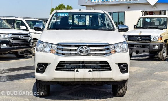 Acheter Import Voiture Toyota Hilux Blanc à Import - Dubai, Artibonite Acheter Import Voiture Toyota Hilux Blanc à Import - Dubai, Artibonite