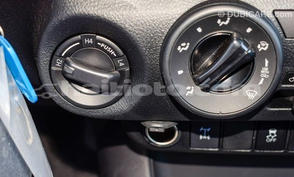 Acheter Import Voiture Toyota Hilux Blanc à Import - Dubai, Artibonite Acheter Import Voiture Toyota Hilux Blanc à Import - Dubai, Artibonite