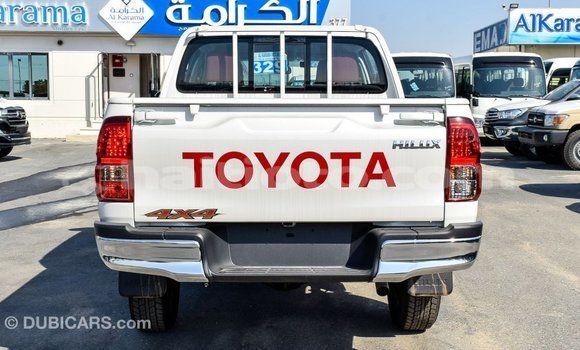 Acheter Import Voiture Toyota Hilux Blanc à Import - Dubai, Artibonite Acheter Import Voiture Toyota Hilux Blanc à Import - Dubai, Artibonite