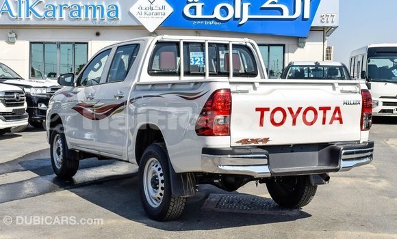 Acheter Import Voiture Toyota Hilux Blanc à Import - Dubai, Artibonite Acheter Import Voiture Toyota Hilux Blanc à Import - Dubai, Artibonite
