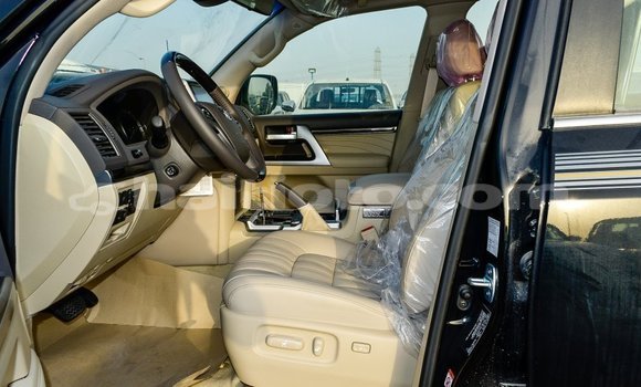 Acheter Import Voiture Toyota Land Cruiser Noir à Import - Dubai, Artibonite Acheter Import Voiture Toyota Land Cruiser Noir à Import - Dubai, Artibonite