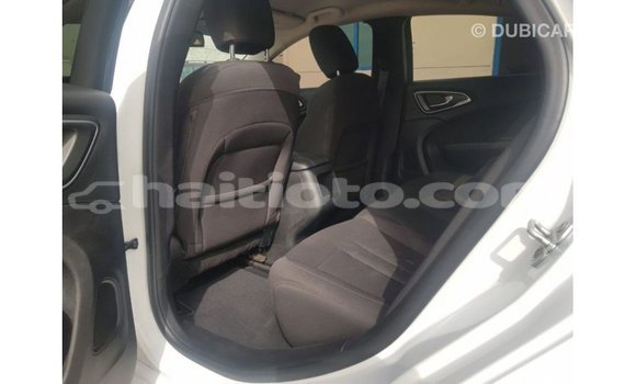 Acheter Import Voiture Chrysler 200 Blanc à Import - Dubai, Artibonite Acheter Import Voiture Chrysler 200 Blanc à Import - Dubai, Artibonite