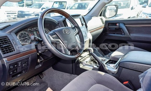 Acheter Import Voiture Toyota Land Cruiser Blanc à Import - Dubai, Artibonite Acheter Import Voiture Toyota Land Cruiser Blanc à Import - Dubai, Artibonite