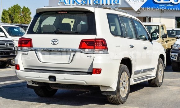 Acheter Import Voiture Toyota Land Cruiser Blanc à Import - Dubai, Artibonite Acheter Import Voiture Toyota Land Cruiser Blanc à Import - Dubai, Artibonite