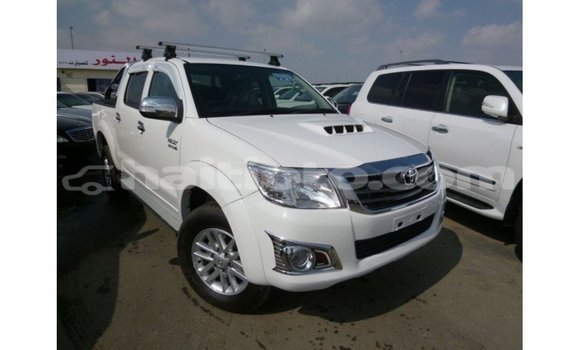 Acheter Import Voiture Toyota Hilux Blanc à Import - Dubai, Artibonite Acheter Import Voiture Toyota Hilux Blanc à Import - Dubai, Artibonite