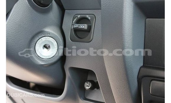 Acheter Import Voiture Toyota Land Cruiser Blanc à Import - Dubai, Artibonite Acheter Import Voiture Toyota Land Cruiser Blanc à Import - Dubai, Artibonite