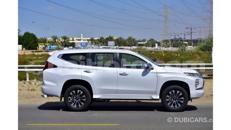 Big with watermark mitsubishi montero artibonite import dubai 2922