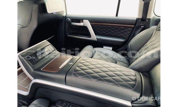 Acheter Import Voiture Toyota Land Cruiser Noir à Import - Dubai, Artibonite Acheter Import Voiture Toyota Land Cruiser Noir à Import - Dubai, Artibonite