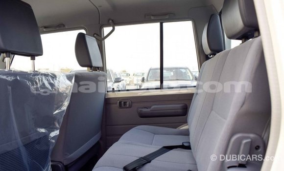 Acheter Import Voiture Toyota Land Cruiser Blanc à Import - Dubai, Artibonite Acheter Import Voiture Toyota Land Cruiser Blanc à Import - Dubai, Artibonite
