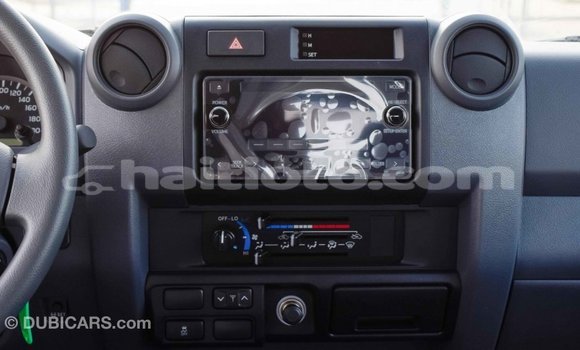 Acheter Import Voiture Toyota Land Cruiser Blanc à Import - Dubai, Artibonite Acheter Import Voiture Toyota Land Cruiser Blanc à Import - Dubai, Artibonite