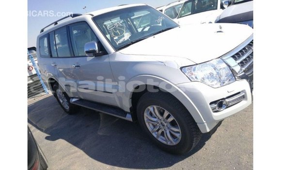 Acheter Import Voiture Mitsubishi Pajero Blanc à Import - Dubai, Artibonite Acheter Import Voiture Mitsubishi Pajero Blanc à Import - Dubai, Artibonite