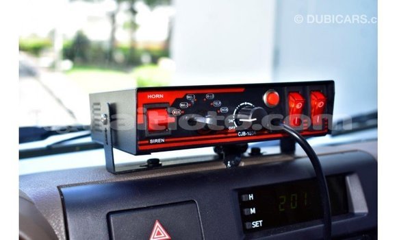 Acheter Import Voiture Toyota Land Cruiser Blanc à Import - Dubai, Artibonite Acheter Import Voiture Toyota Land Cruiser Blanc à Import - Dubai, Artibonite