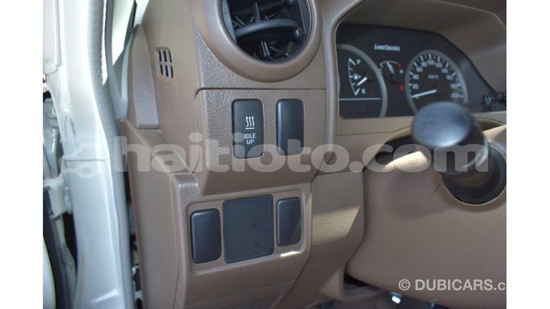 Big with watermark toyota land cruiser artibonite import dubai 2974