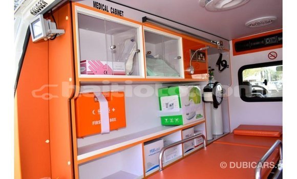 Acheter Import Voiture Toyota Land Cruiser Blanc à Import - Dubai, Artibonite Acheter Import Voiture Toyota Land Cruiser Blanc à Import - Dubai, Artibonite