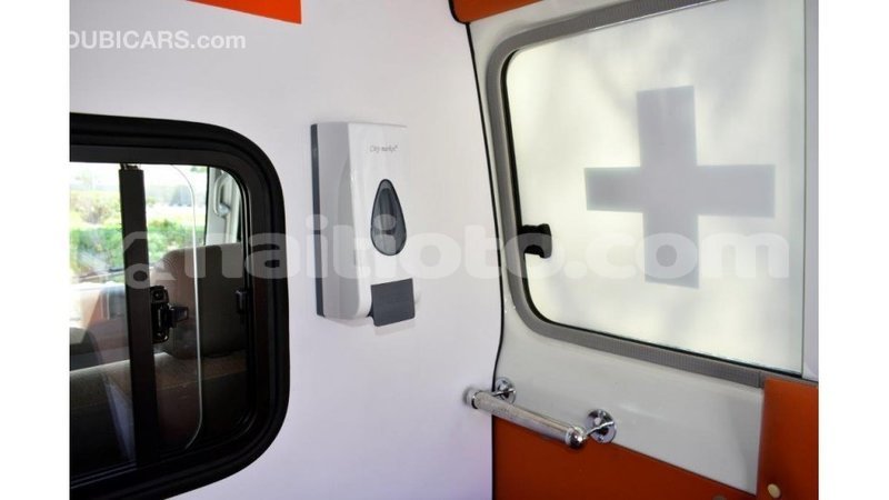 Big with watermark toyota land cruiser artibonite import dubai 2974