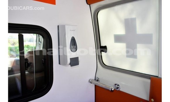 Acheter Import Voiture Toyota Land Cruiser Blanc à Import - Dubai, Artibonite Acheter Import Voiture Toyota Land Cruiser Blanc à Import - Dubai, Artibonite