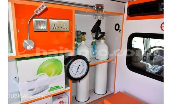 Acheter Import Voiture Toyota Land Cruiser Blanc à Import - Dubai, Artibonite Acheter Import Voiture Toyota Land Cruiser Blanc à Import - Dubai, Artibonite