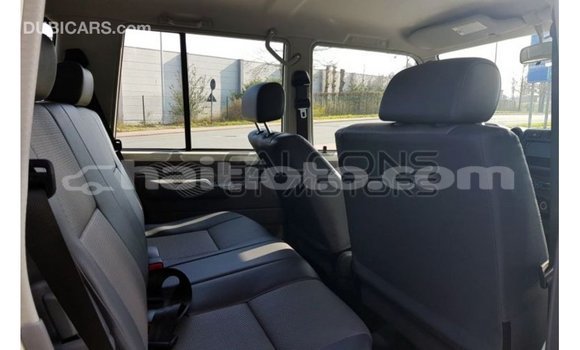 Acheter Import Voiture Toyota Land Cruiser Blanc à Import - Dubai, Artibonite Acheter Import Voiture Toyota Land Cruiser Blanc à Import - Dubai, Artibonite