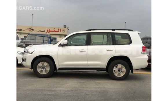 Acheter Import Voiture Toyota Land Cruiser Blanc à Import - Dubai, Artibonite Acheter Import Voiture Toyota Land Cruiser Blanc à Import - Dubai, Artibonite