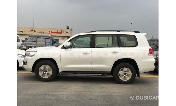 Acheter Import Voiture Toyota Land Cruiser Blanc à Import - Dubai, Artibonite Acheter Import Voiture Toyota Land Cruiser Blanc à Import - Dubai, Artibonite