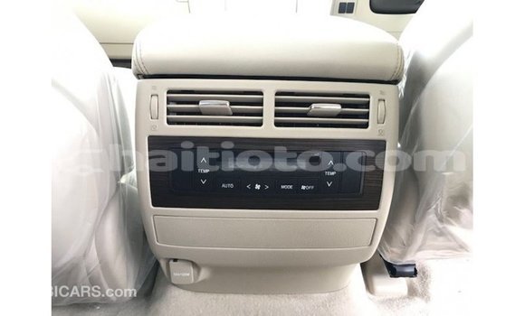 Acheter Import Voiture Toyota Land Cruiser Blanc à Import - Dubai, Artibonite Acheter Import Voiture Toyota Land Cruiser Blanc à Import - Dubai, Artibonite