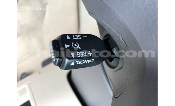 Acheter Import Voiture Toyota Land Cruiser Blanc à Import - Dubai, Artibonite Acheter Import Voiture Toyota Land Cruiser Blanc à Import - Dubai, Artibonite