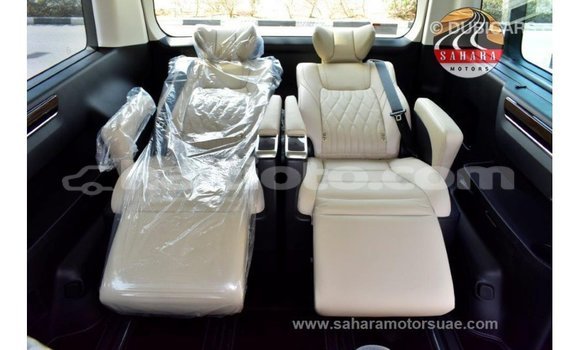 Acheter Import Voiture Toyota Granvia Blanc à Import - Dubai, Artibonite Acheter Import Voiture Toyota Granvia Blanc à Import - Dubai, Artibonite