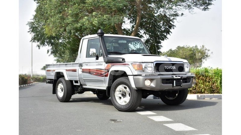 Big with watermark toyota land cruiser artibonite import dubai 2986