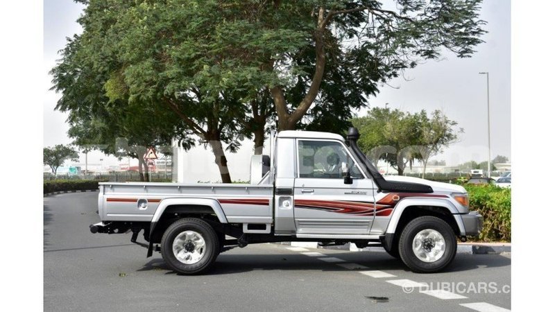 Big with watermark toyota land cruiser artibonite import dubai 2986