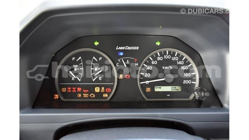 Big with watermark toyota land cruiser artibonite import dubai 2986