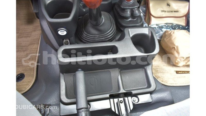Big with watermark toyota land cruiser artibonite import dubai 2986