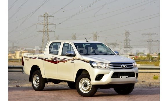 Acheter Import Voiture Toyota Hilux Blanc à Import - Dubai, Artibonite Acheter Import Voiture Toyota Hilux Blanc à Import - Dubai, Artibonite
