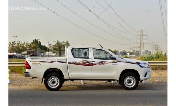 Acheter Import Voiture Toyota Hilux Blanc à Import - Dubai, Artibonite Acheter Import Voiture Toyota Hilux Blanc à Import - Dubai, Artibonite