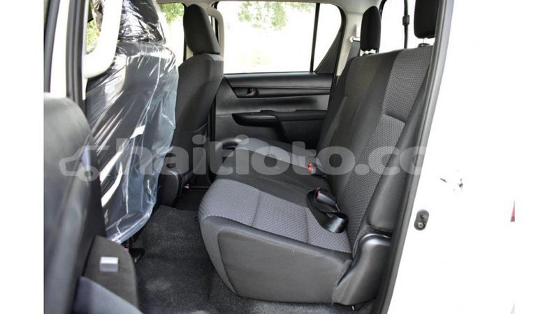 Big with watermark toyota hilux artibonite import dubai 2987