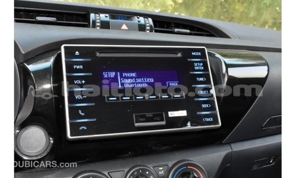 Acheter Import Voiture Toyota Hilux Blanc à Import - Dubai, Artibonite Acheter Import Voiture Toyota Hilux Blanc à Import - Dubai, Artibonite