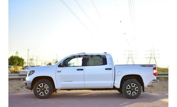 Acheter Import Voiture Toyota Tundra Blanc à Import - Dubai, Artibonite Acheter Import Voiture Toyota Tundra Blanc à Import - Dubai, Artibonite
